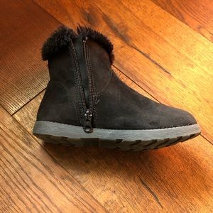 Girls’ sueded fall & winter boots